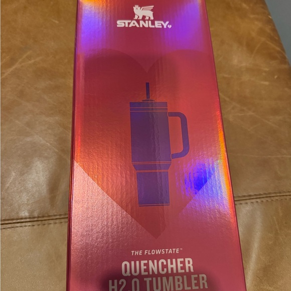 Stanley 40 oz Berry Truffle Quencher - Picture 4 of 4